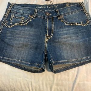 Cowgirl tuff shorts A18